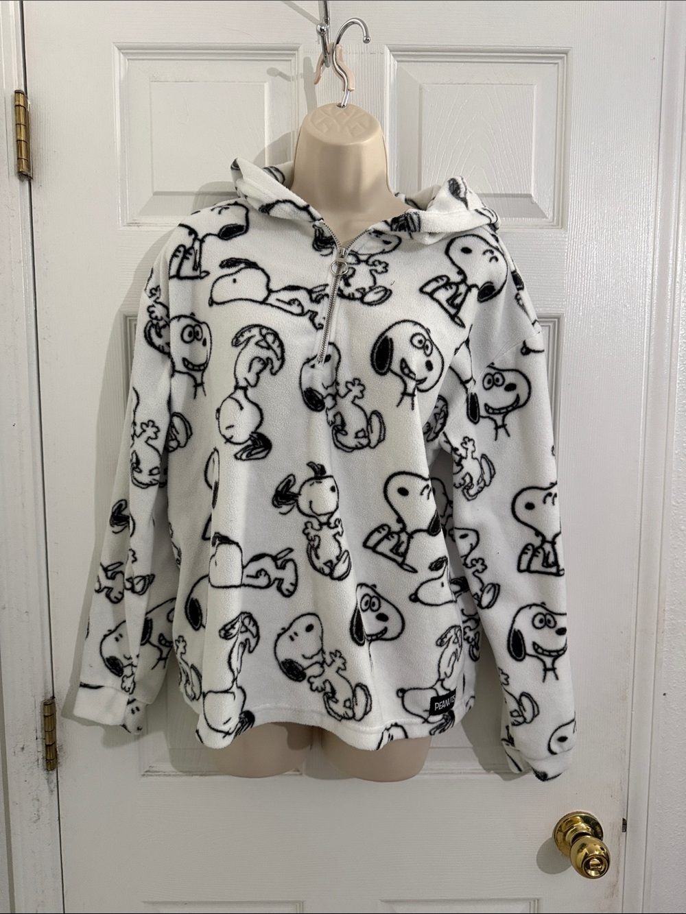 Peanuts Snoopy Fleece Pullover Hoodie - White & Black